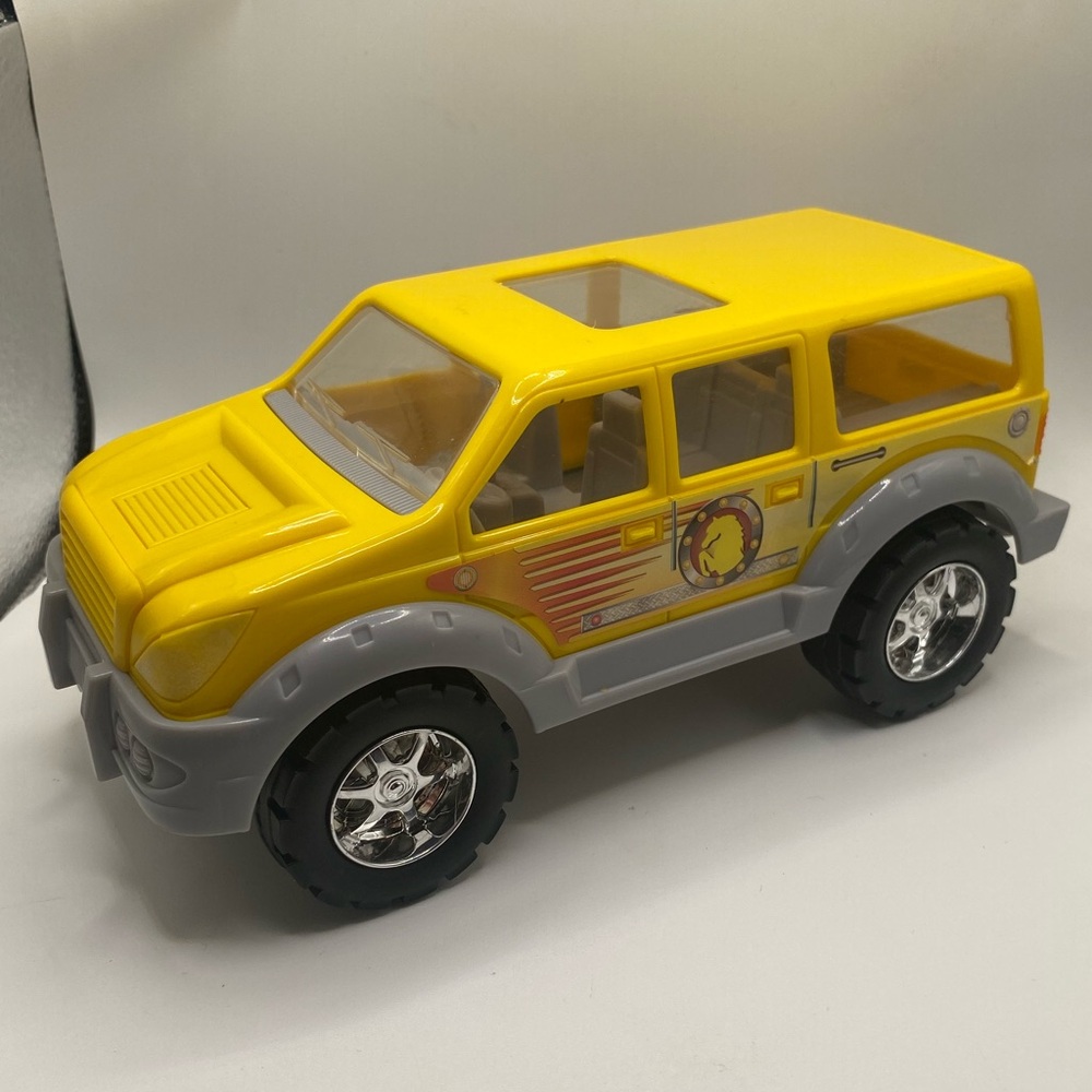 2004 Tonka Funrise Yellow And Gray SUV Plastic Jeep Style Truck Car Vehicle Toy